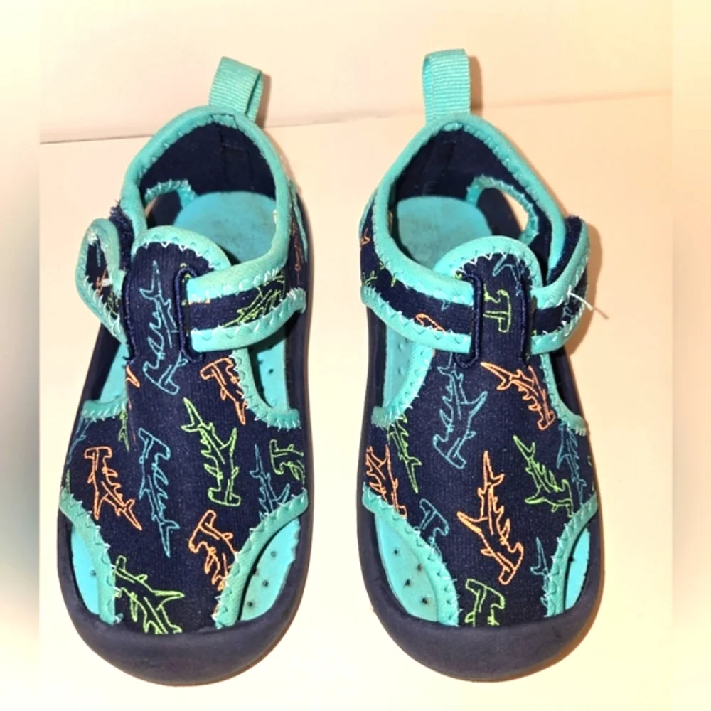 CLEARANCE OSHKOSH Toddler 7M Water Sandals